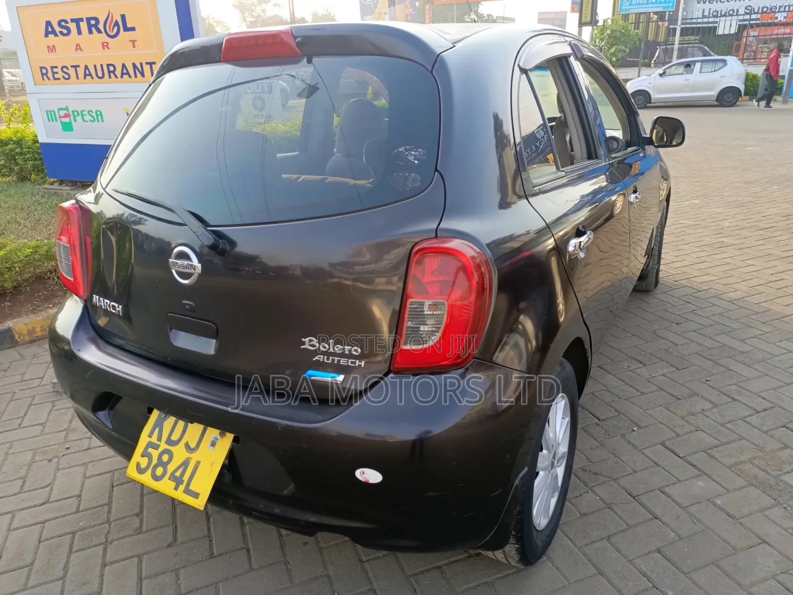 Nissan March 2015 Maroon