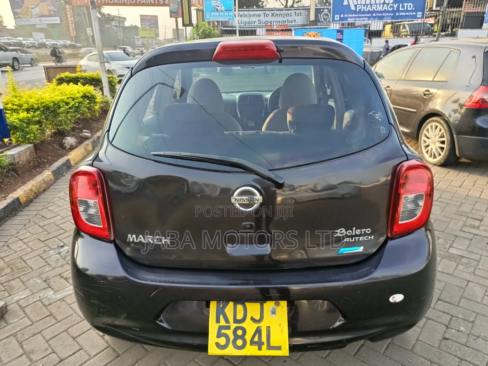 Nissan March 2015 Maroon