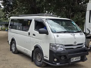 Toyota HiAce 2014 White