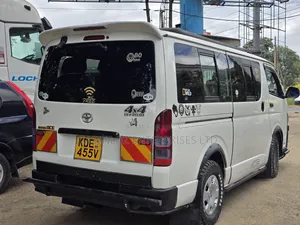 Toyota HiAce 2014 White