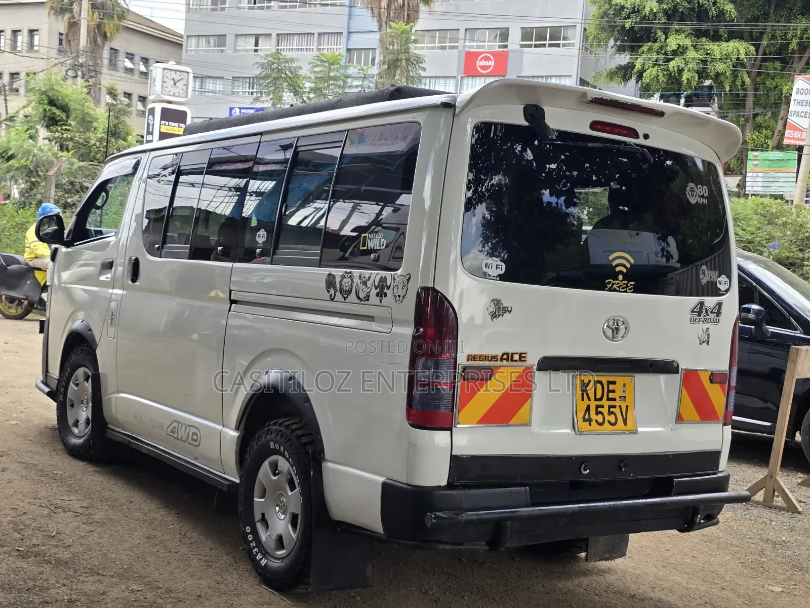 Toyota HiAce 2014 White