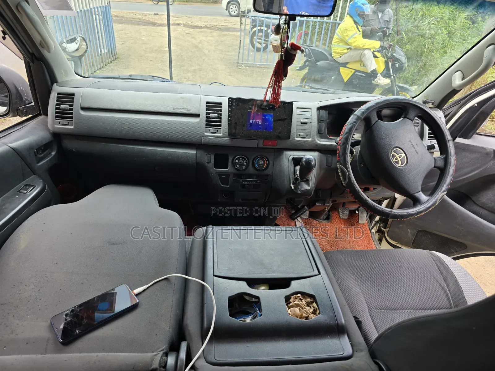 Toyota HiAce 2014 White