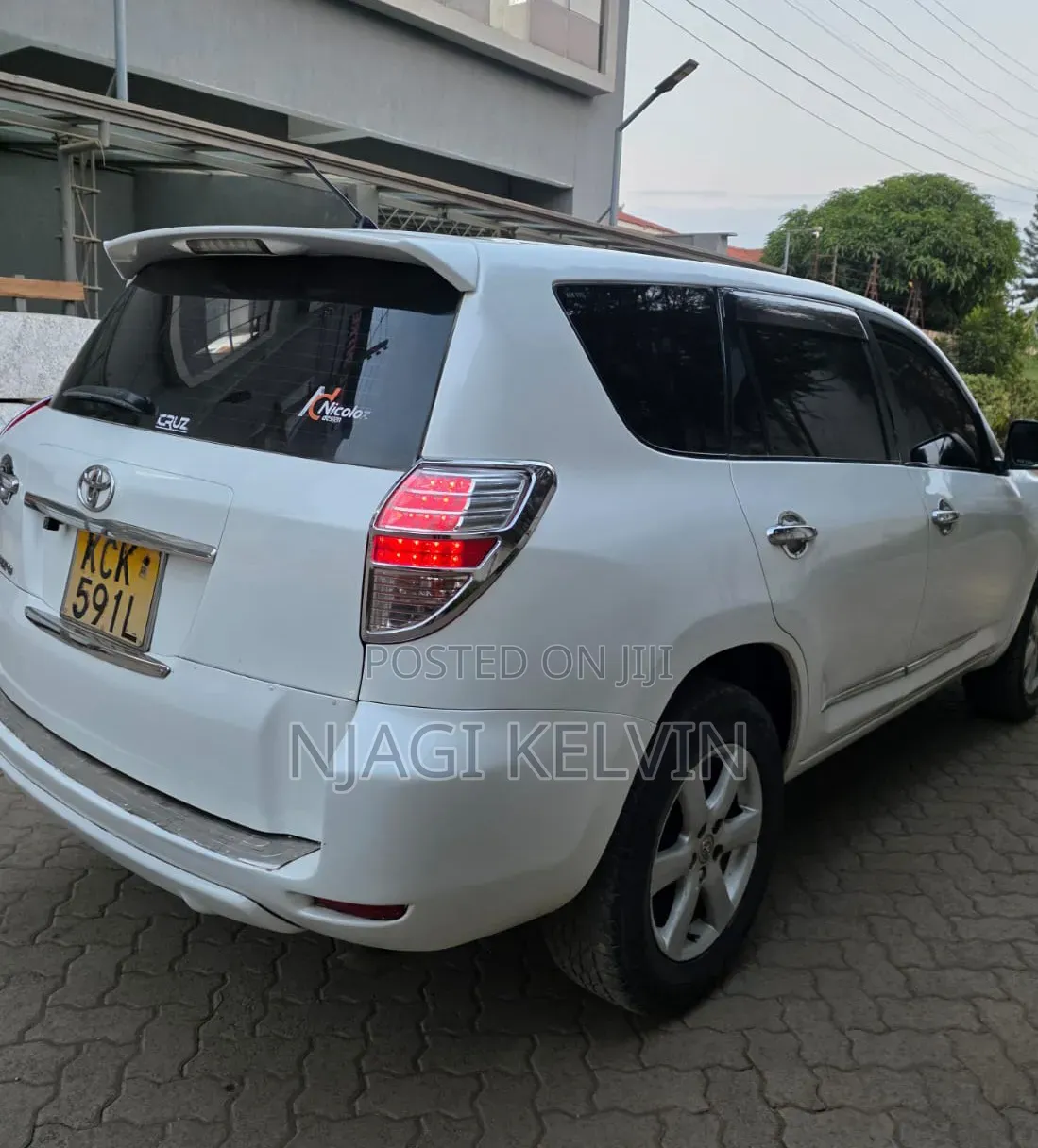 Toyota Vanguard 2009 White