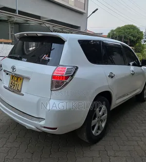 Toyota Vanguard 2009 White