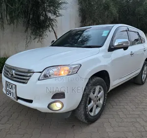 Toyota Vanguard 2009 White