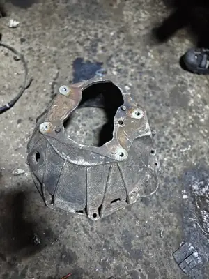 Landcruser 75 2h Engine Manual Gearbox Bell Housing