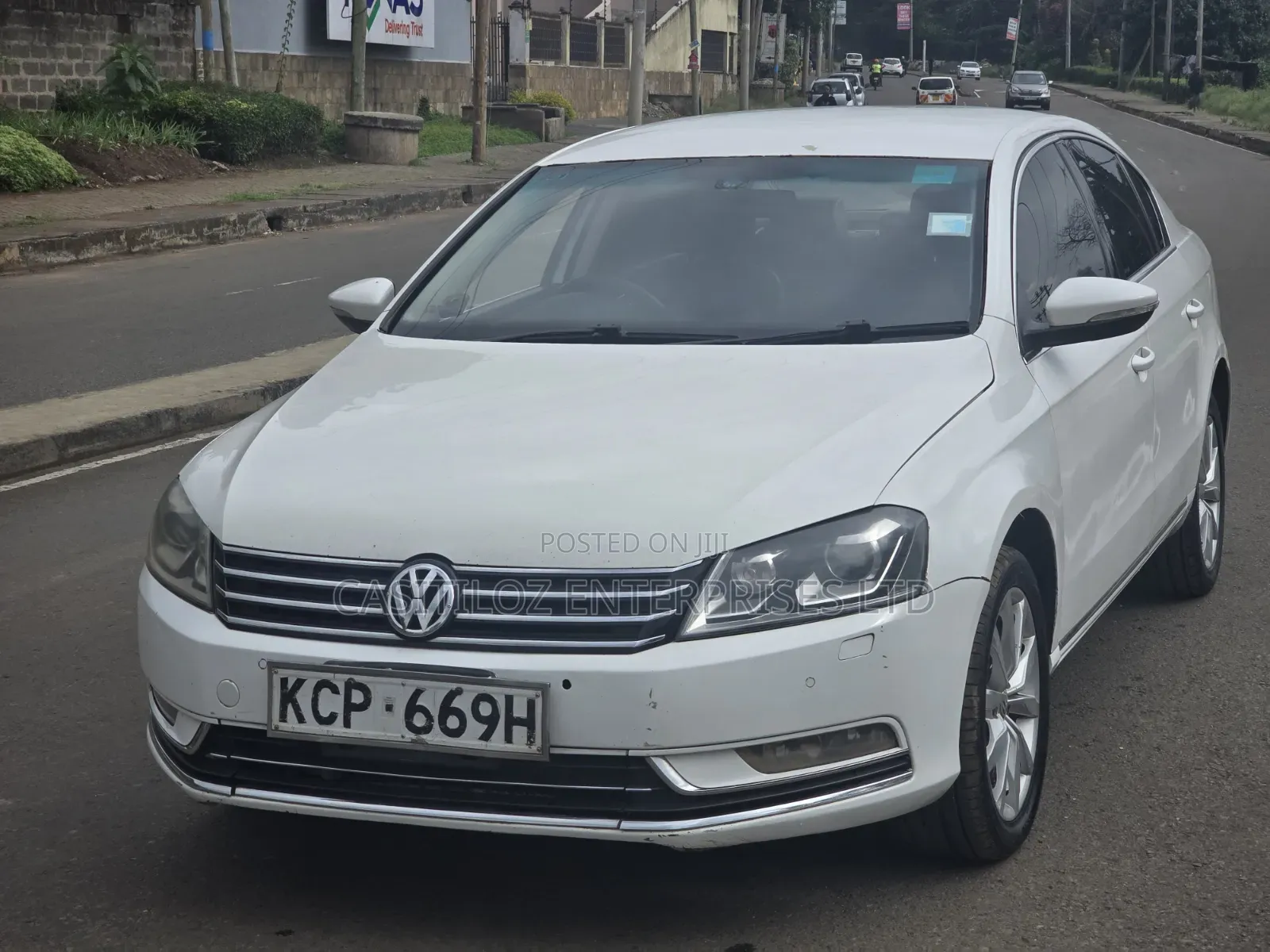 Volkswagen Passat 2011 White