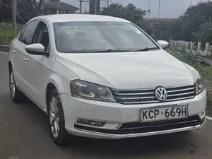Volkswagen Passat 2011 White