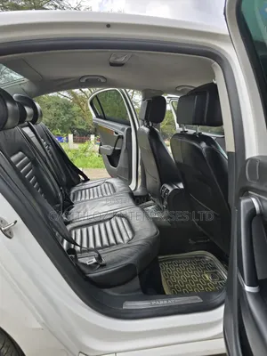 Volkswagen Passat 2011 White