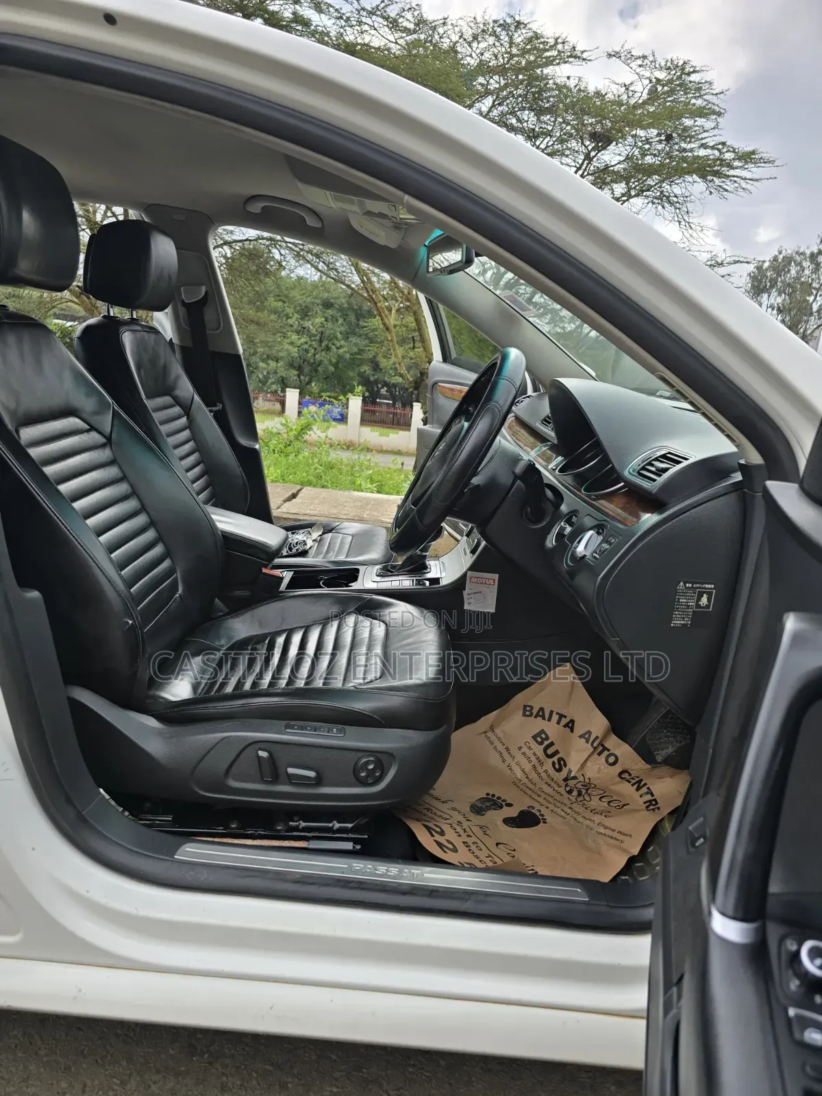 Volkswagen Passat 2011 White