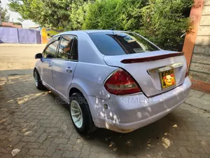 Nissan Tiida 2011 White
