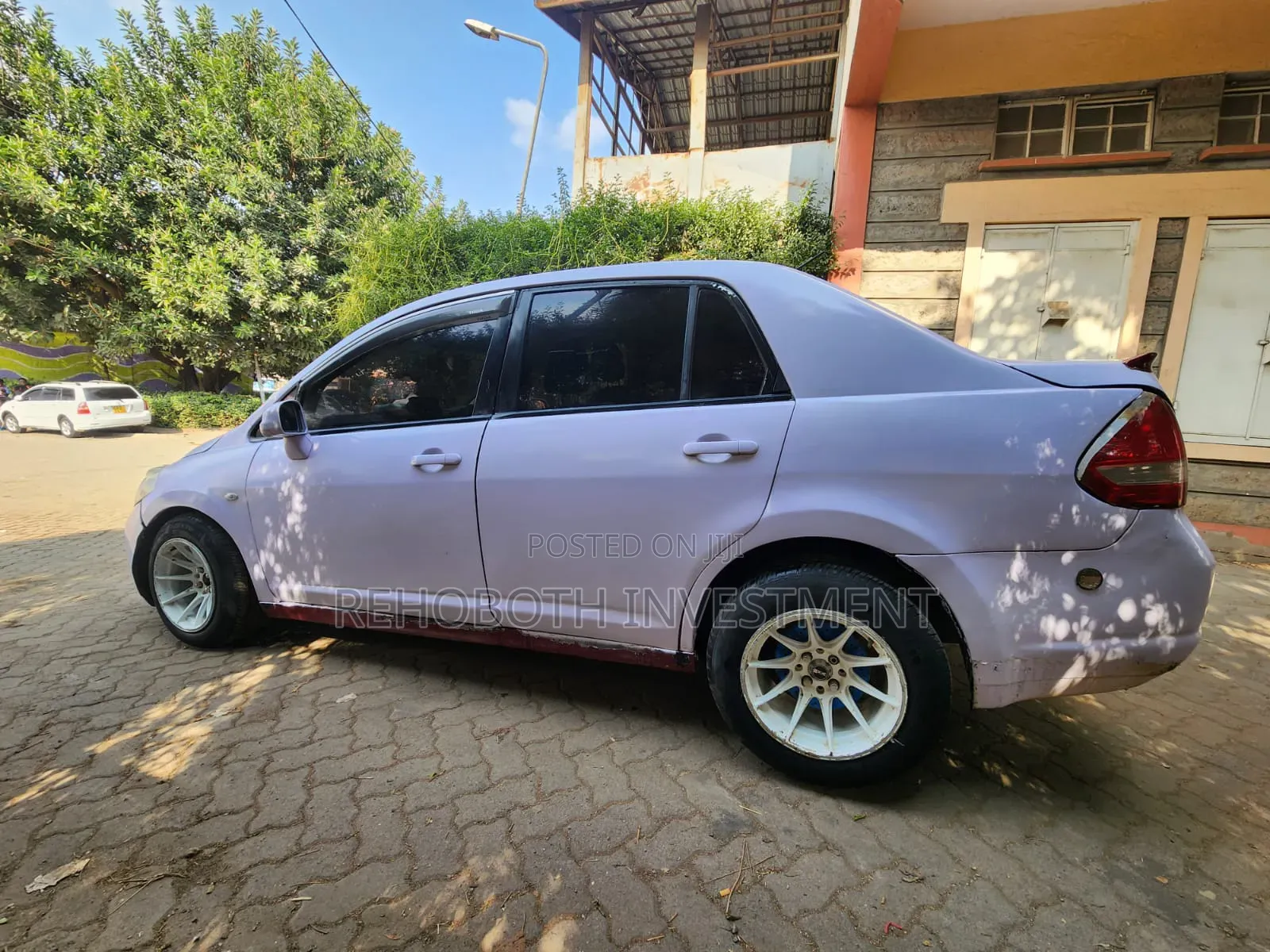 Nissan Tiida 2011 White