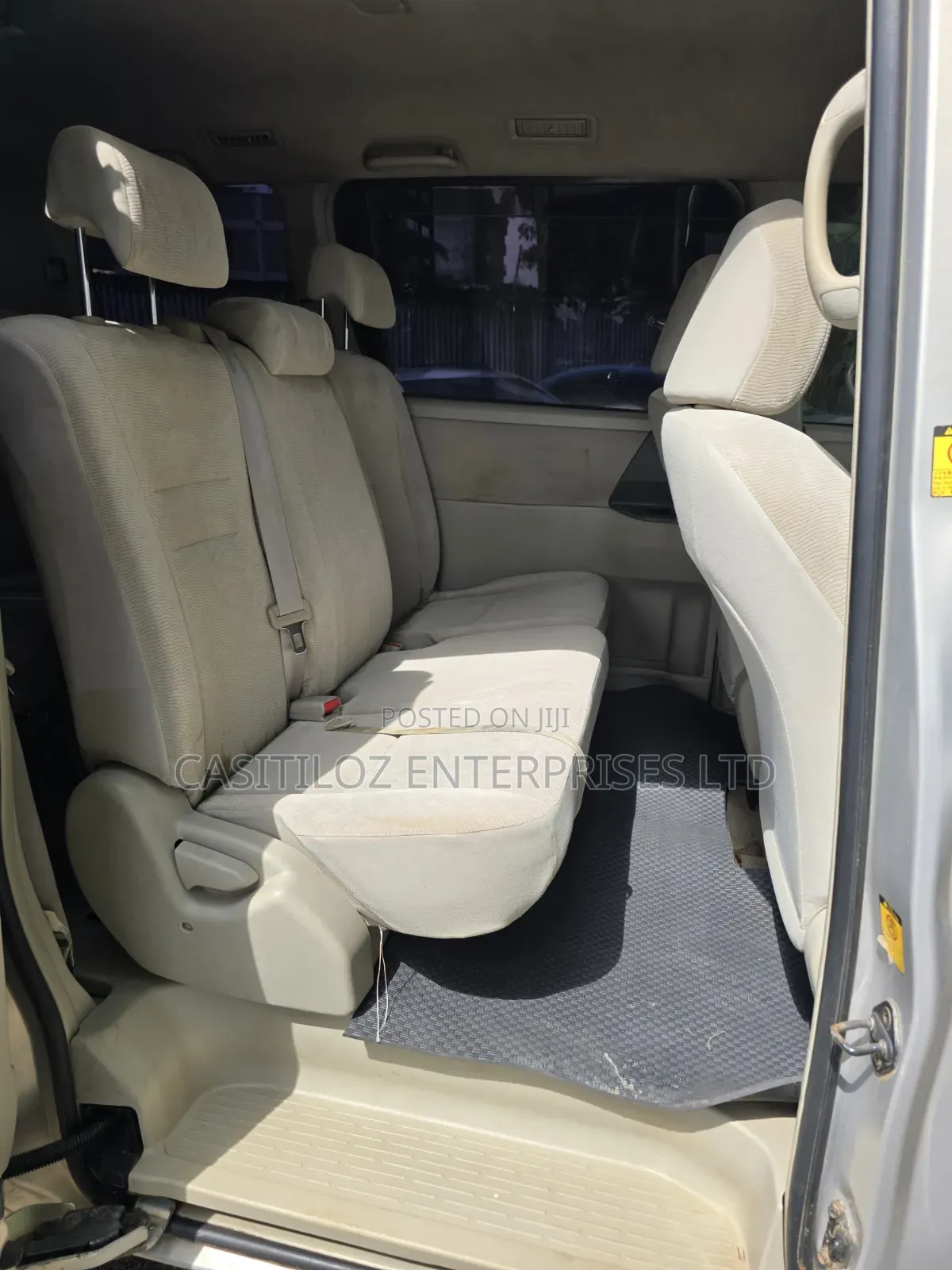 Toyota Noah 2011 Gold