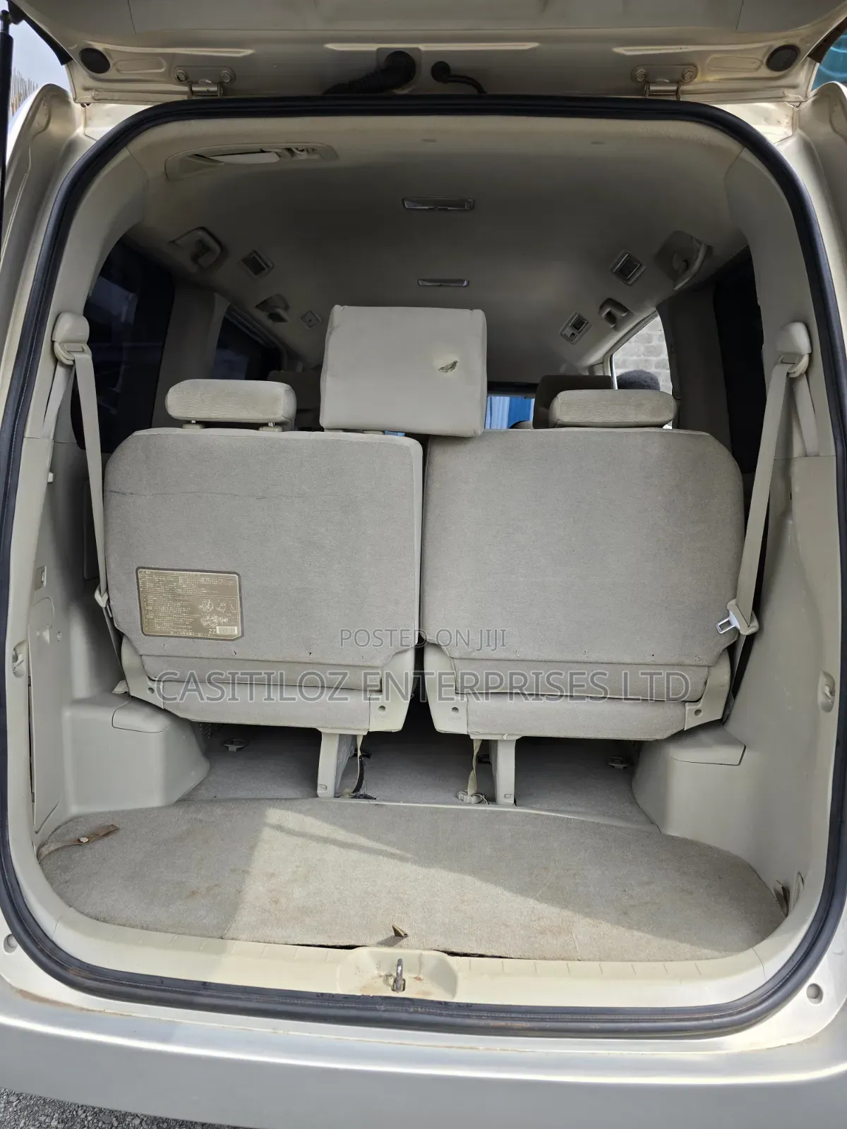 Toyota Noah 2011 Gold