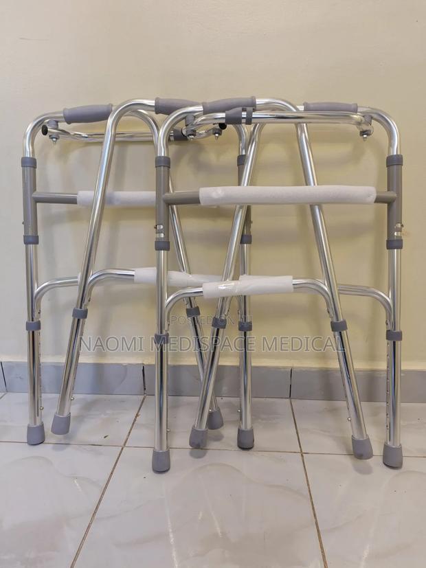 Strong and Comfortable Walker With Adjustable Height