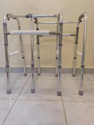 Strong and Comfortable Walker With Adjustable Height