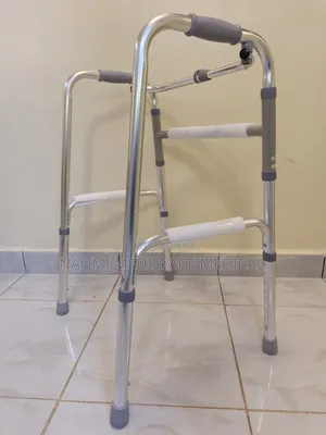 Strong and Comfortable Walker With Adjustable Height