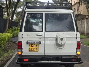 Toyota Land Cruiser 2012 Gold