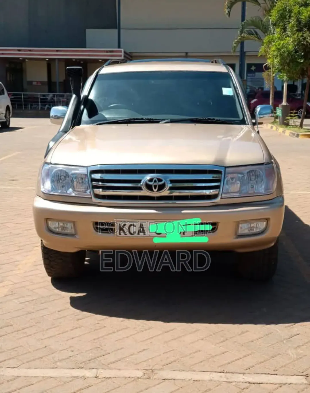 Toyota Land Cruiser 2000 Gold