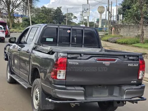 Toyota Hilux 2021 Black