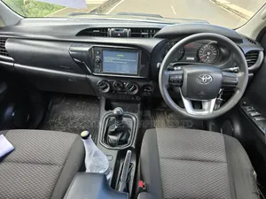 Toyota Hilux 2021 Black