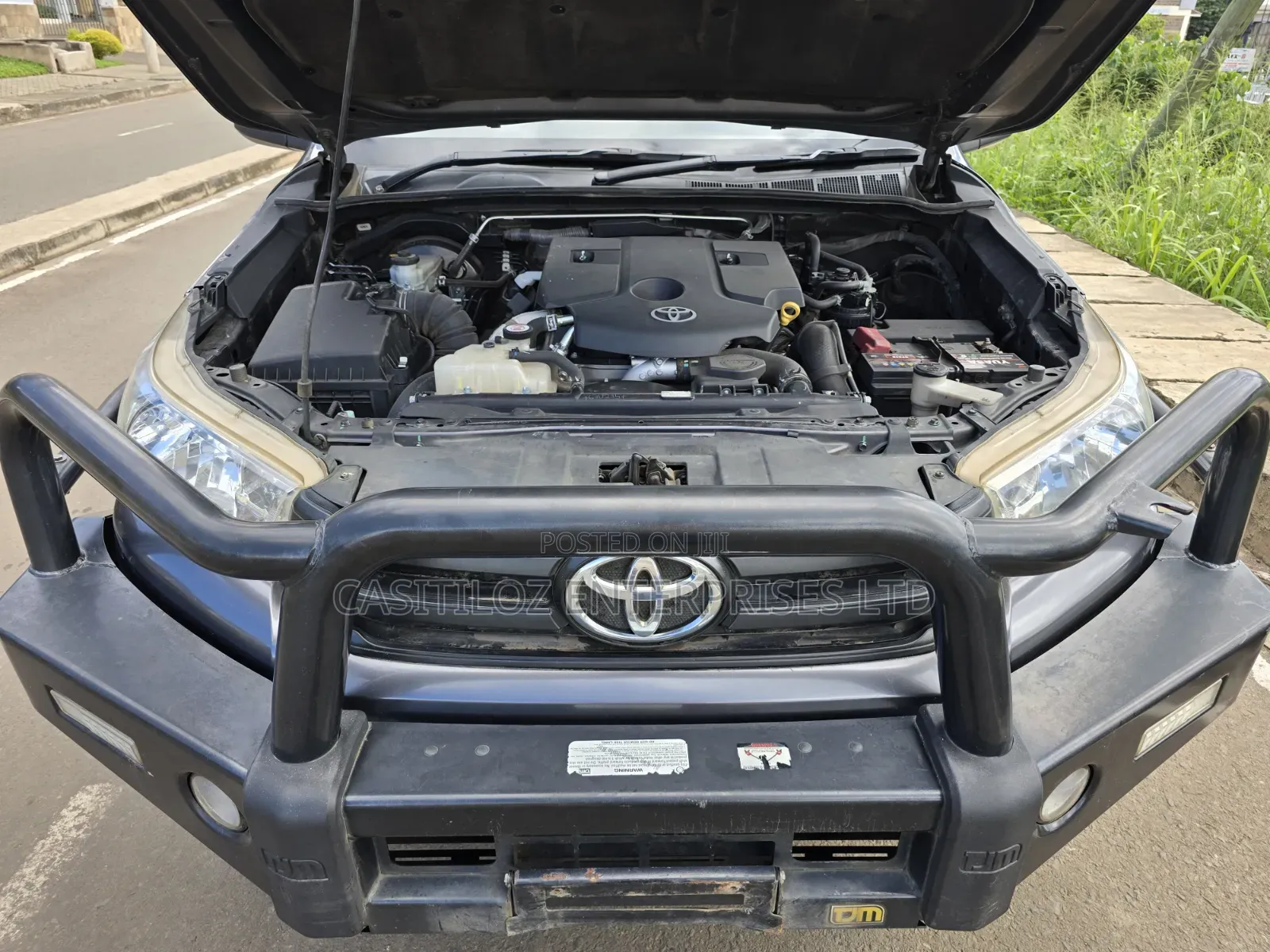 Toyota Hilux 2021 Black