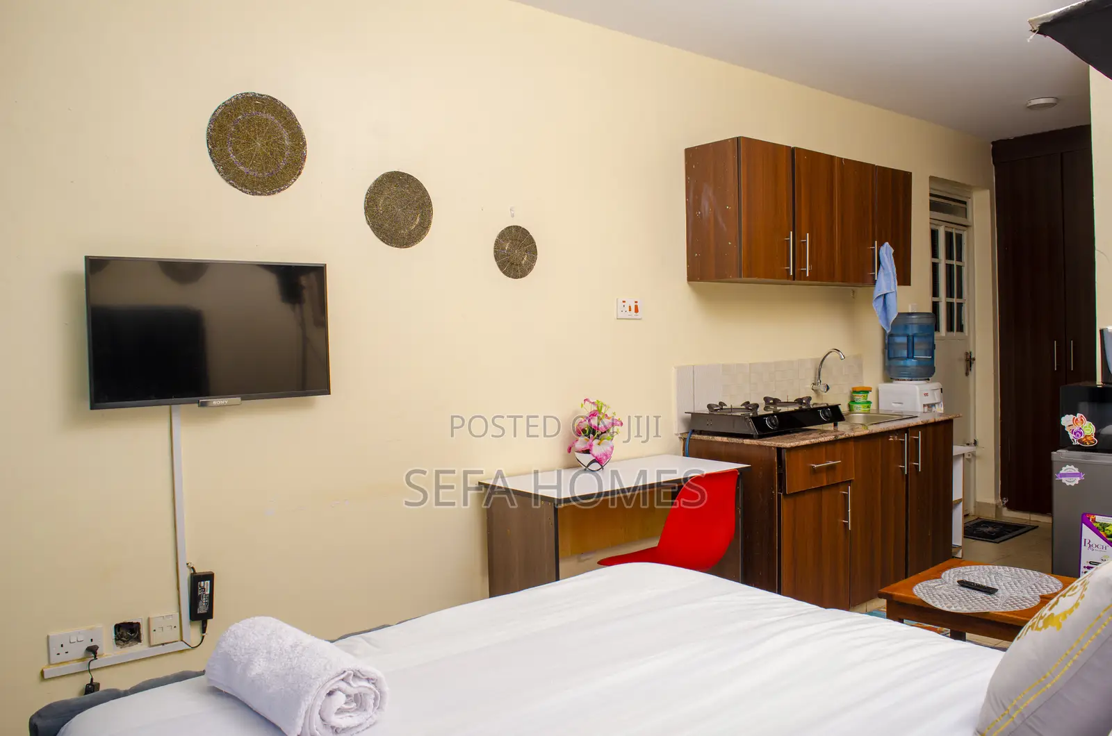 Beautifully Furnished Studio Airbnb Ruaka Town