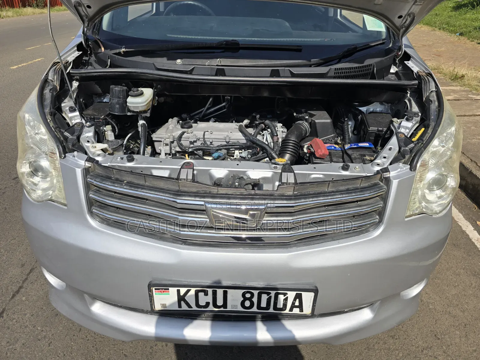 Toyota Noah 2012 Silver