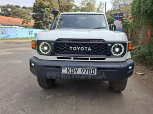 Toyota Land Cruiser 2008 White