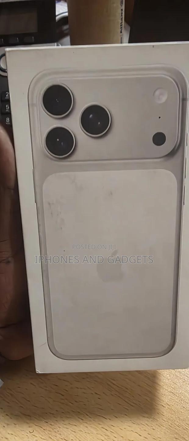 New Apple iPhone 17 Pro 256 GB Silver - thumbnail 2
