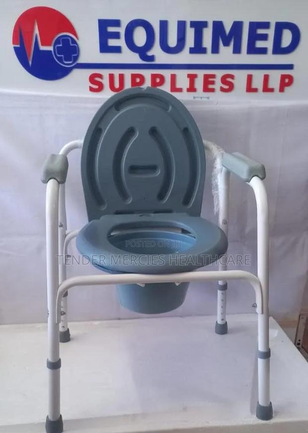Commode Chair