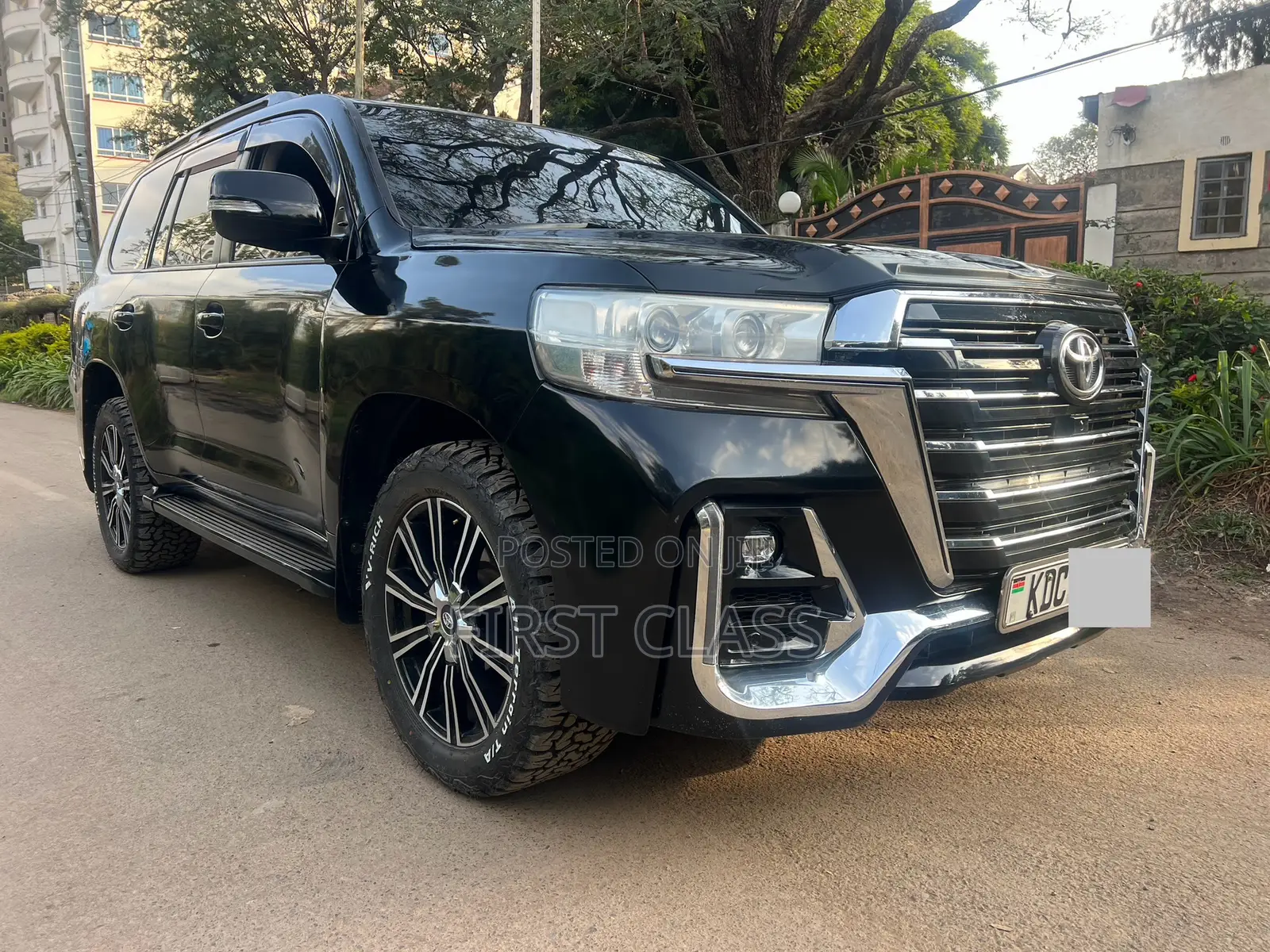 Toyota Land Cruiser 4.6 V8 AX 2014 Black