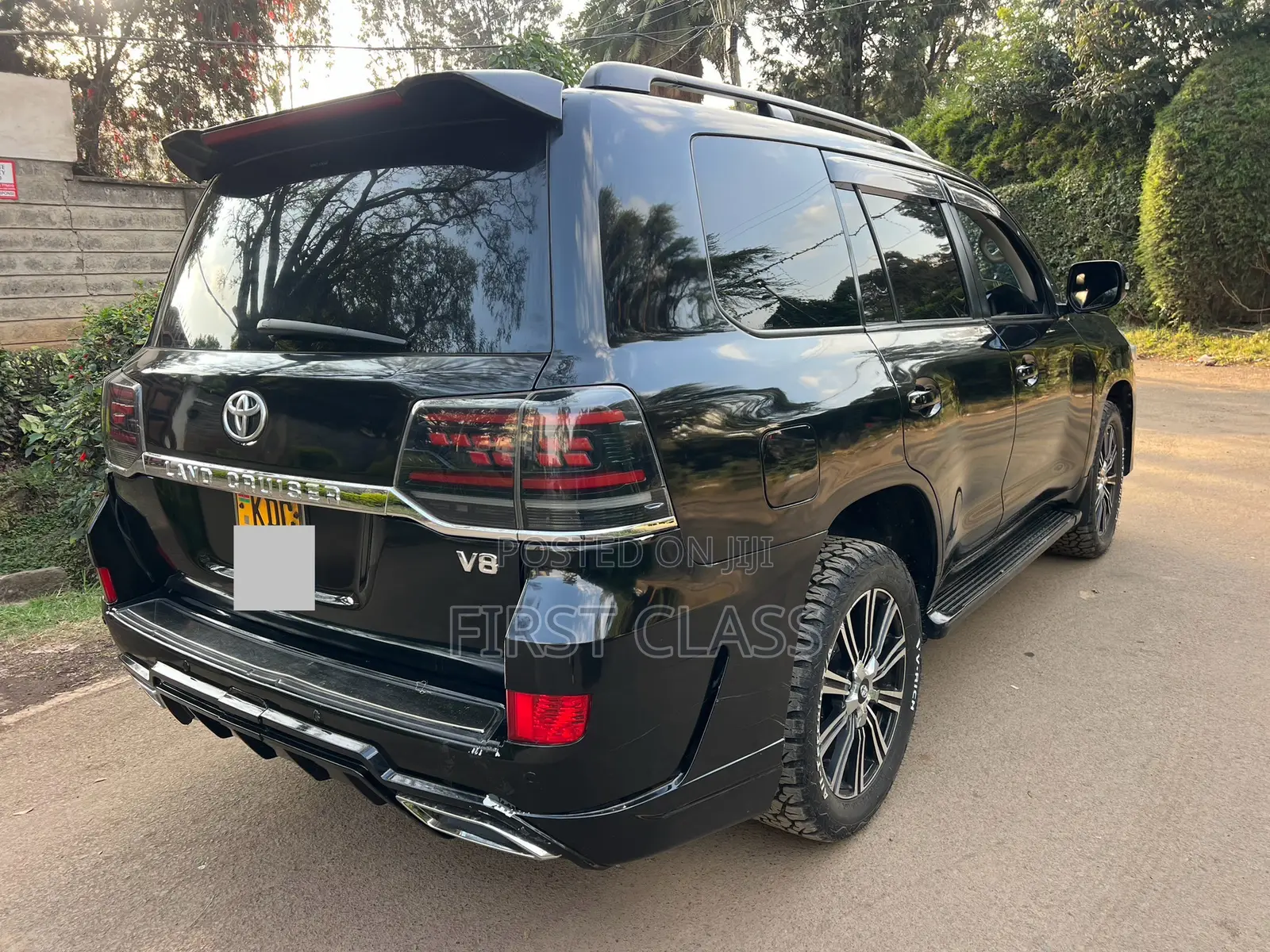Toyota Land Cruiser 4.6 V8 AX 2014 Black