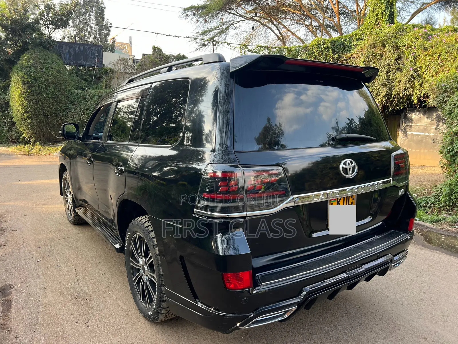 Toyota Land Cruiser 4.6 V8 AX 2014 Black