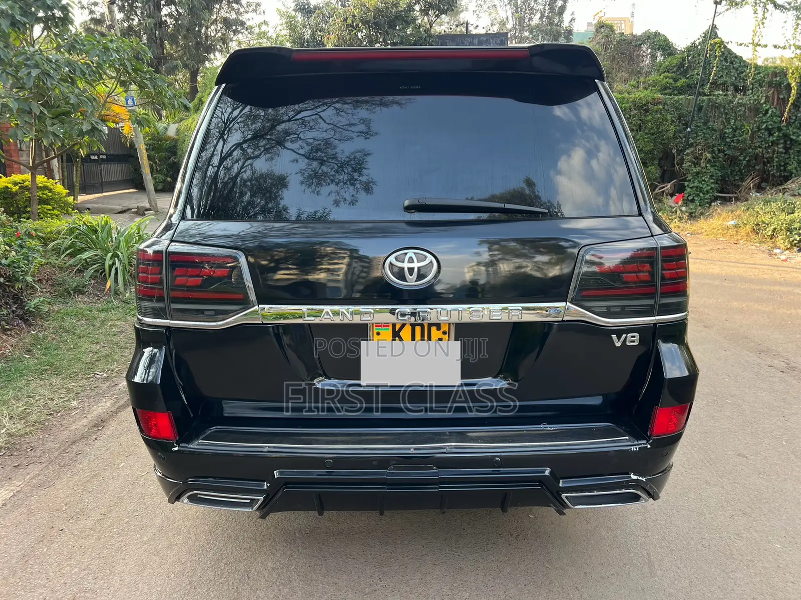 Toyota Land Cruiser 4.6 V8 AX 2014 Black