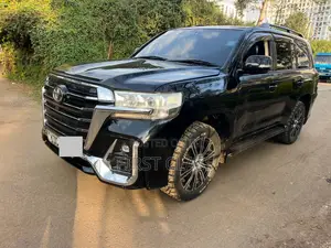 Toyota Land Cruiser 4.6 V8 AX 2014 Black