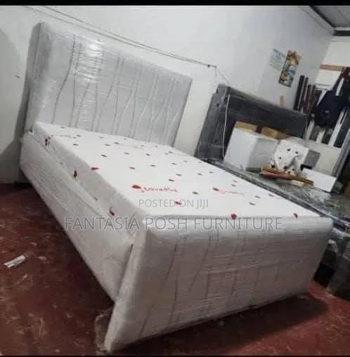 White 5 by 6 Chester Bed