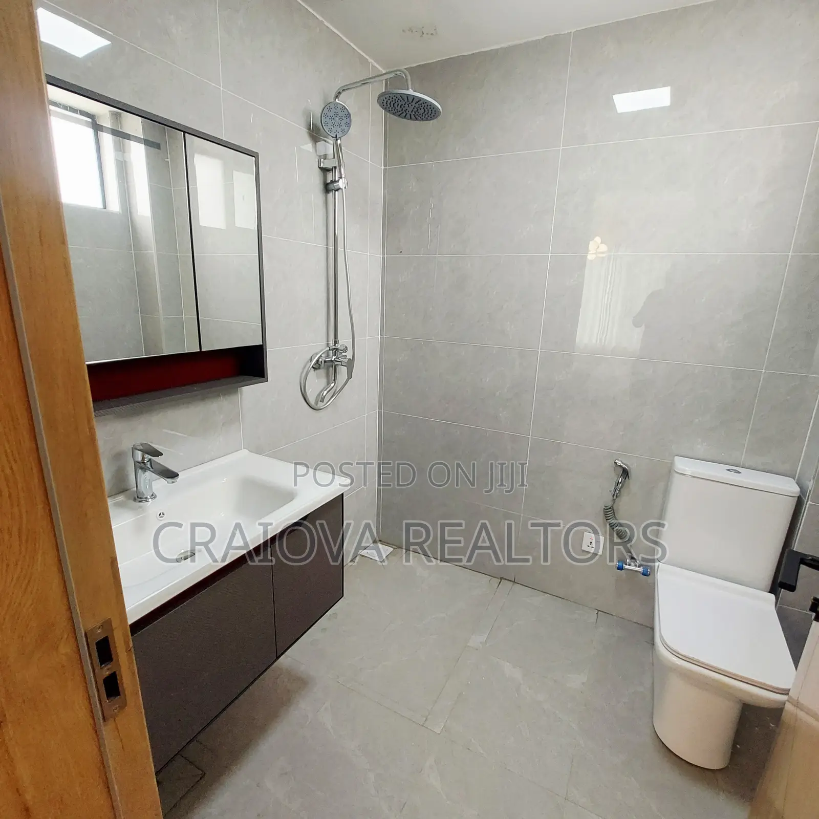2bdrm Apartment in Valley Arcade for sale