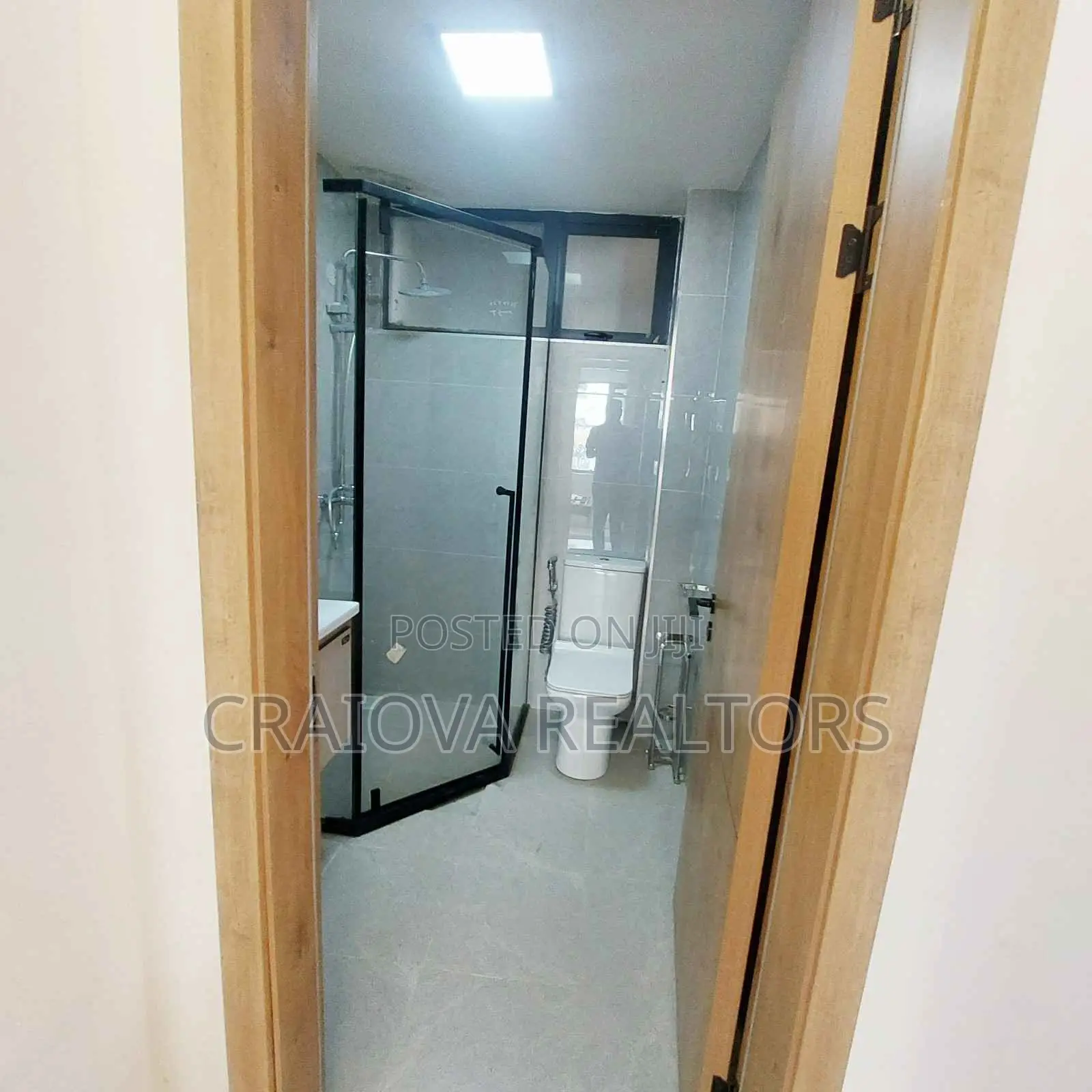 3bdrm Apartment in Valley Arcade for sale