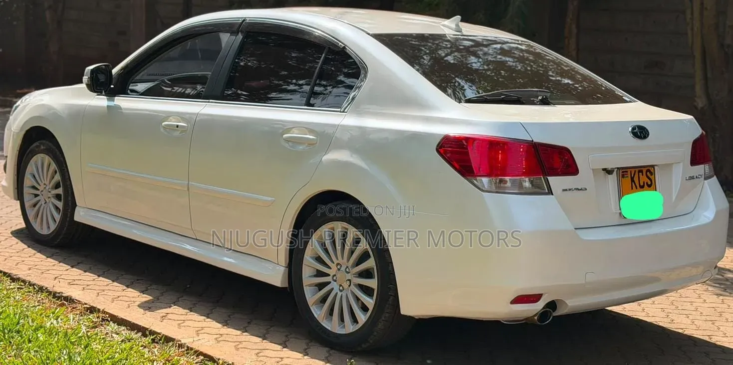 Subaru Legacy 2011 White