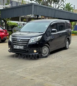Toyota Noah 1.8 FWD Hybrid (7 seater) 2015 Black