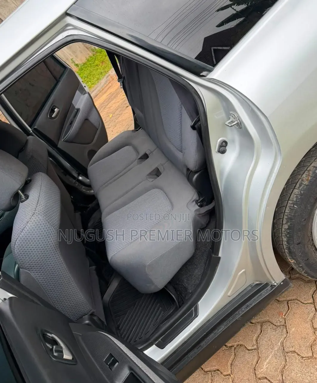 Nissan Wingroad 2013 Silver