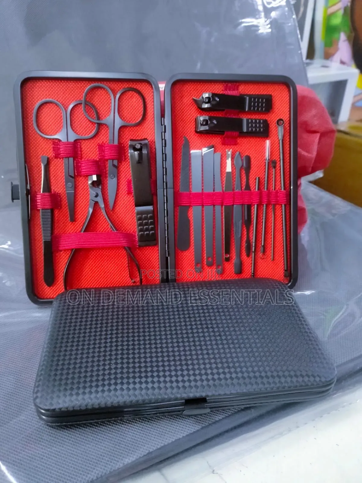 19pc Manicure Pedicure Kit
