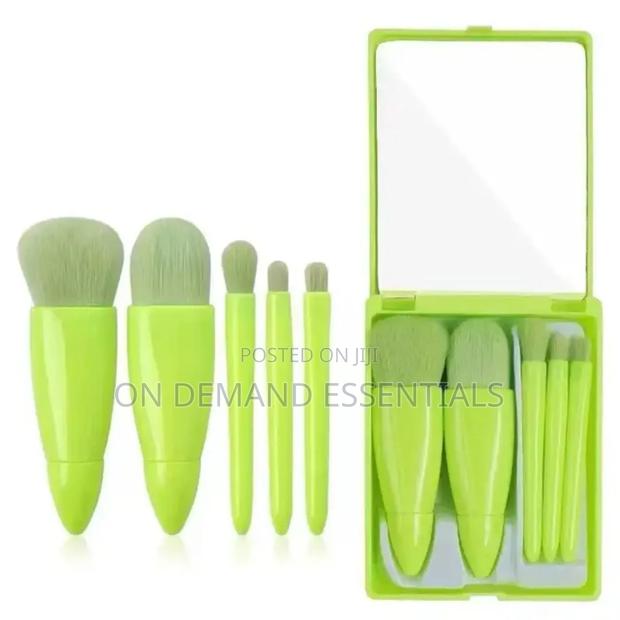 5pc Mini Travel Makeup Set - main view