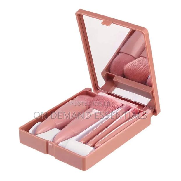 5pc Mini Travel Makeup Set - thumbnail 6