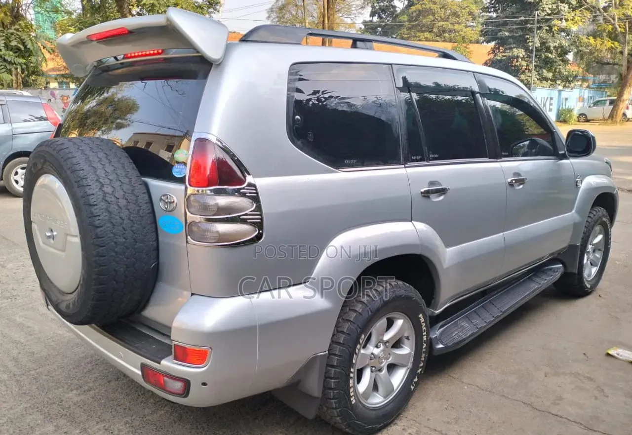 Toyota Land Cruiser Prado 2005 Silver