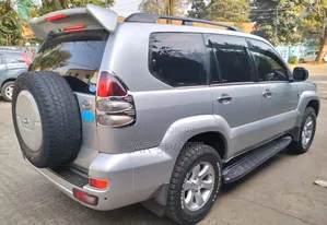 Toyota Land Cruiser Prado 2005 Silver