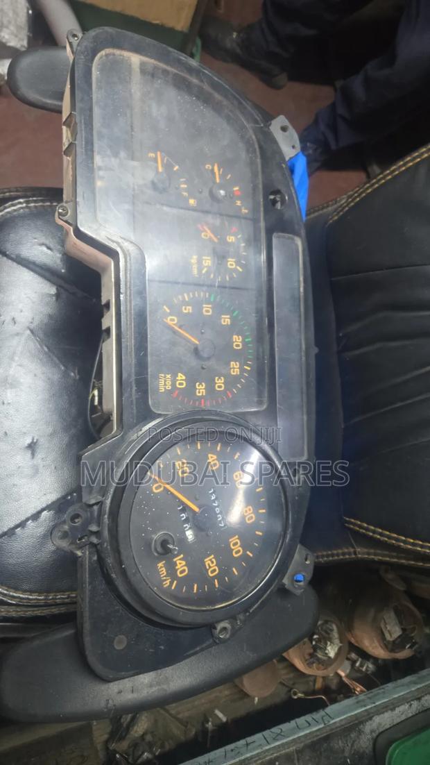 Isuzu Frr33 Speedometer Clock