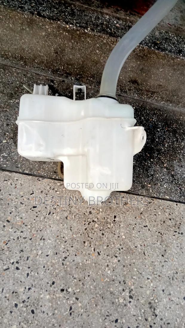 Washer Bottle Toyota Noah,Voxy, Esquire