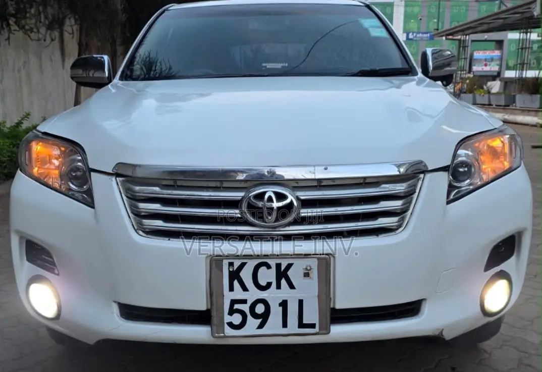 Toyota Vanguard 2010 White